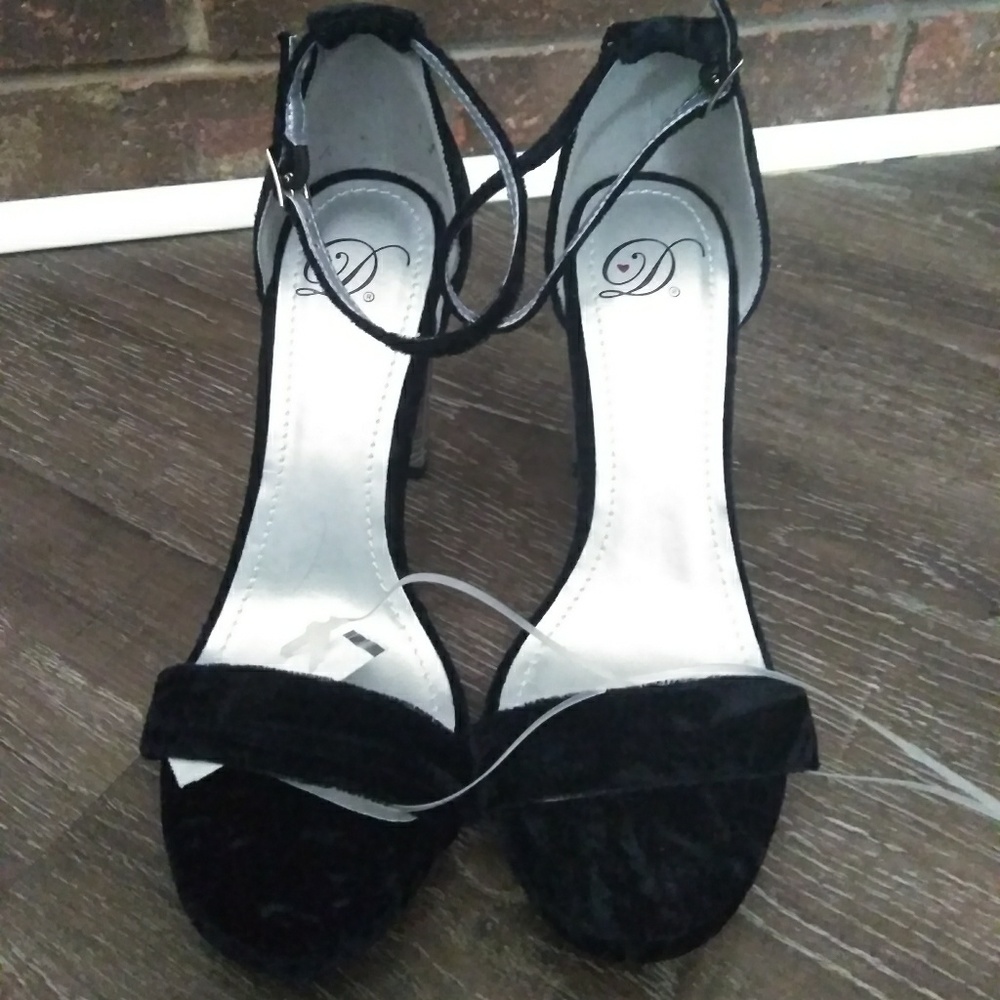 Black velvet shoes with silver heel